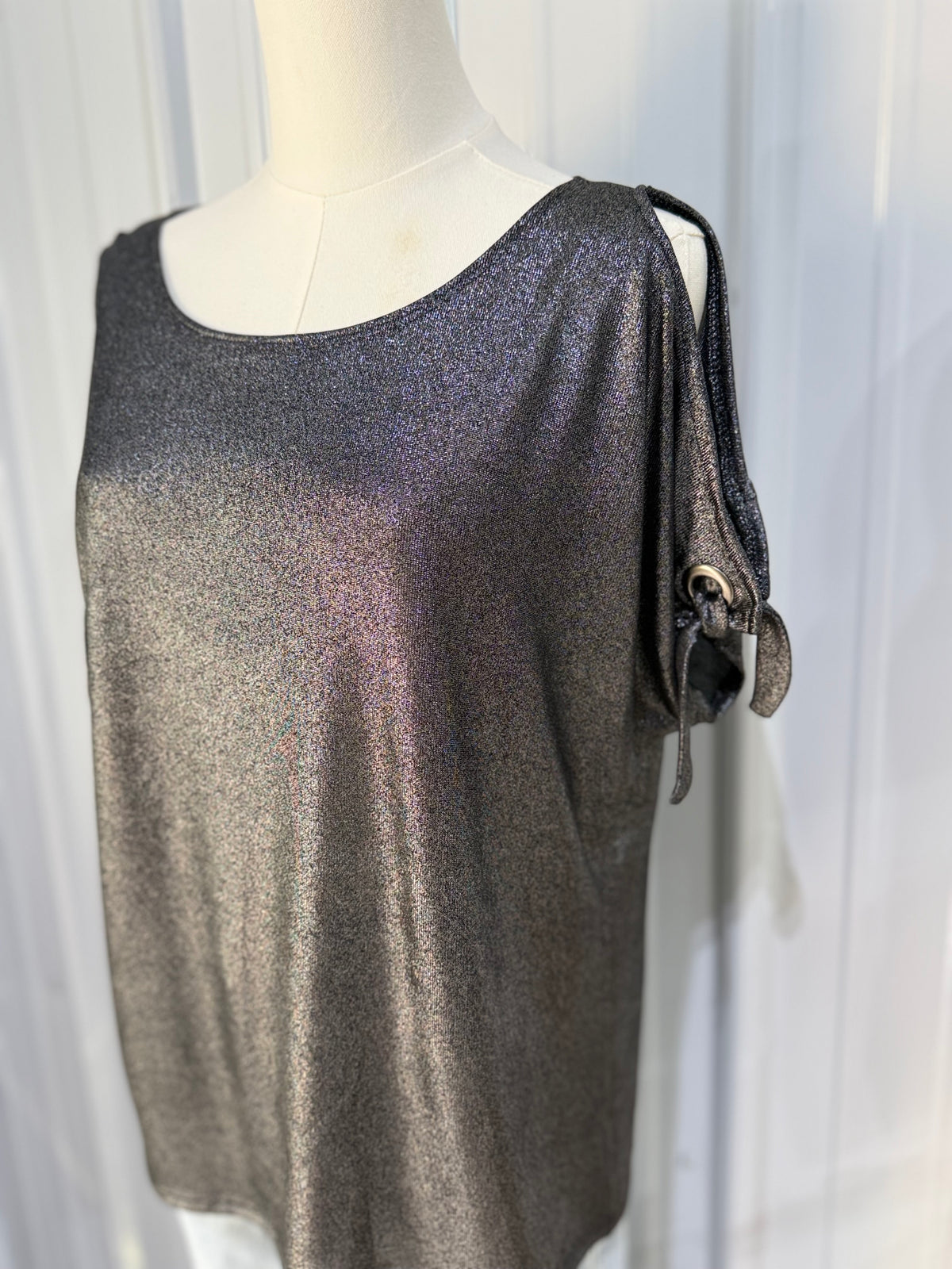 Shimmer all day top