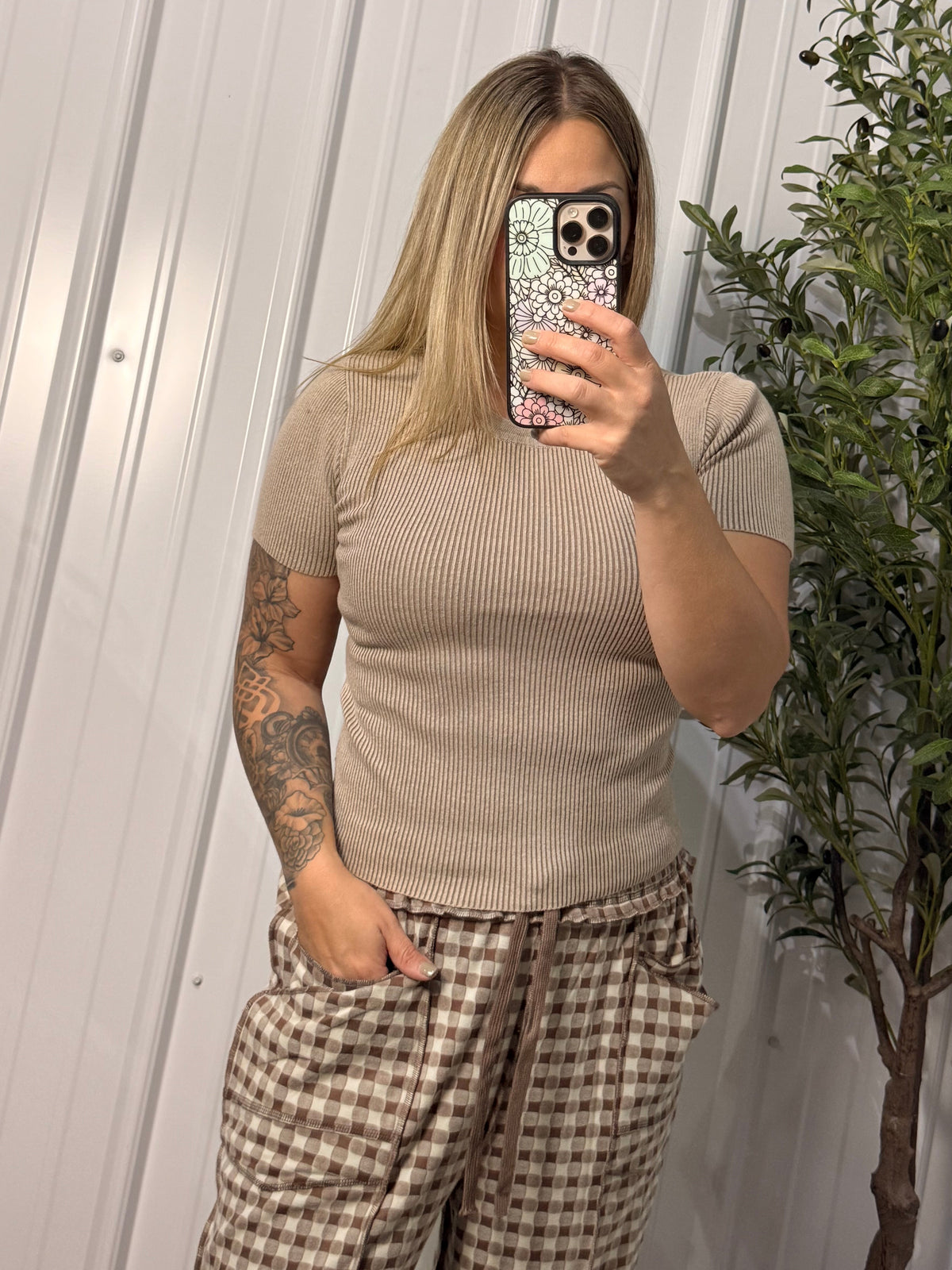 WASHED RIBBED TEE: Mocha