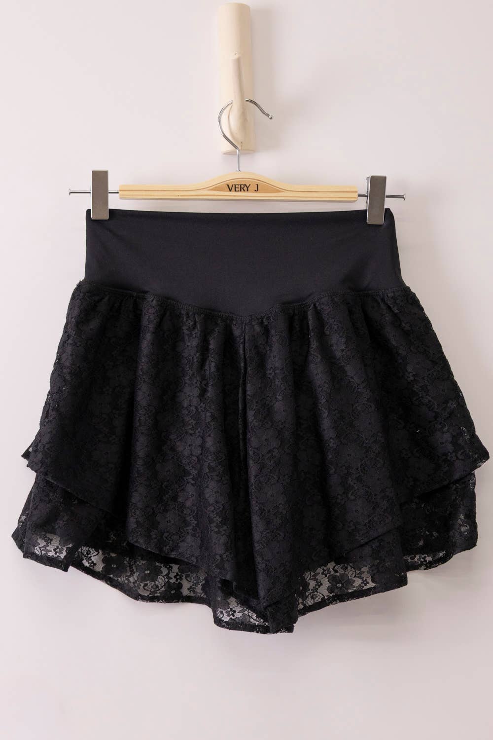 Double Layered Hem Lace Shorts: BLACK