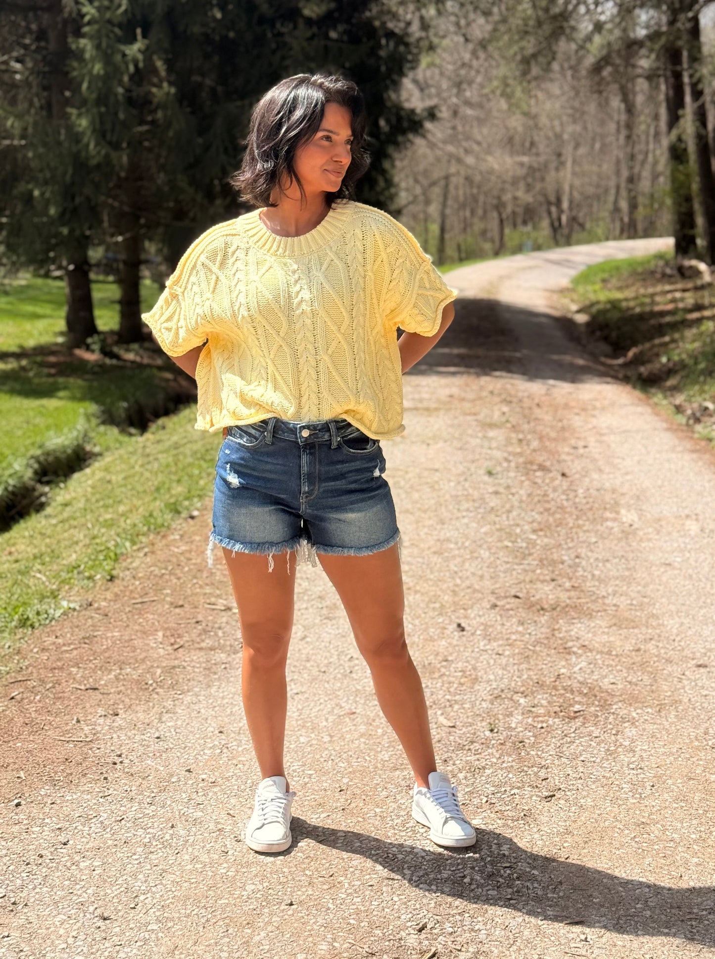 ROUND NECK SHORT SLEEVE KNIT SWEATER TOP: BUTTER YELLOW