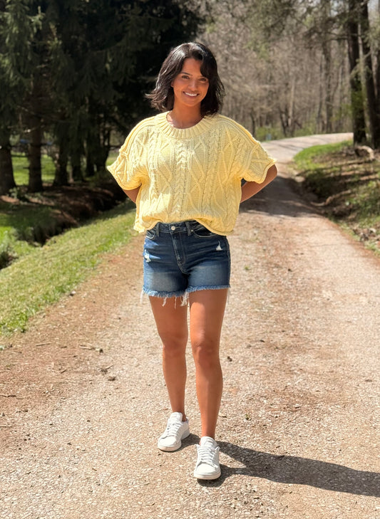 ROUND NECK SHORT SLEEVE KNIT SWEATER TOP: BUTTER YELLOW