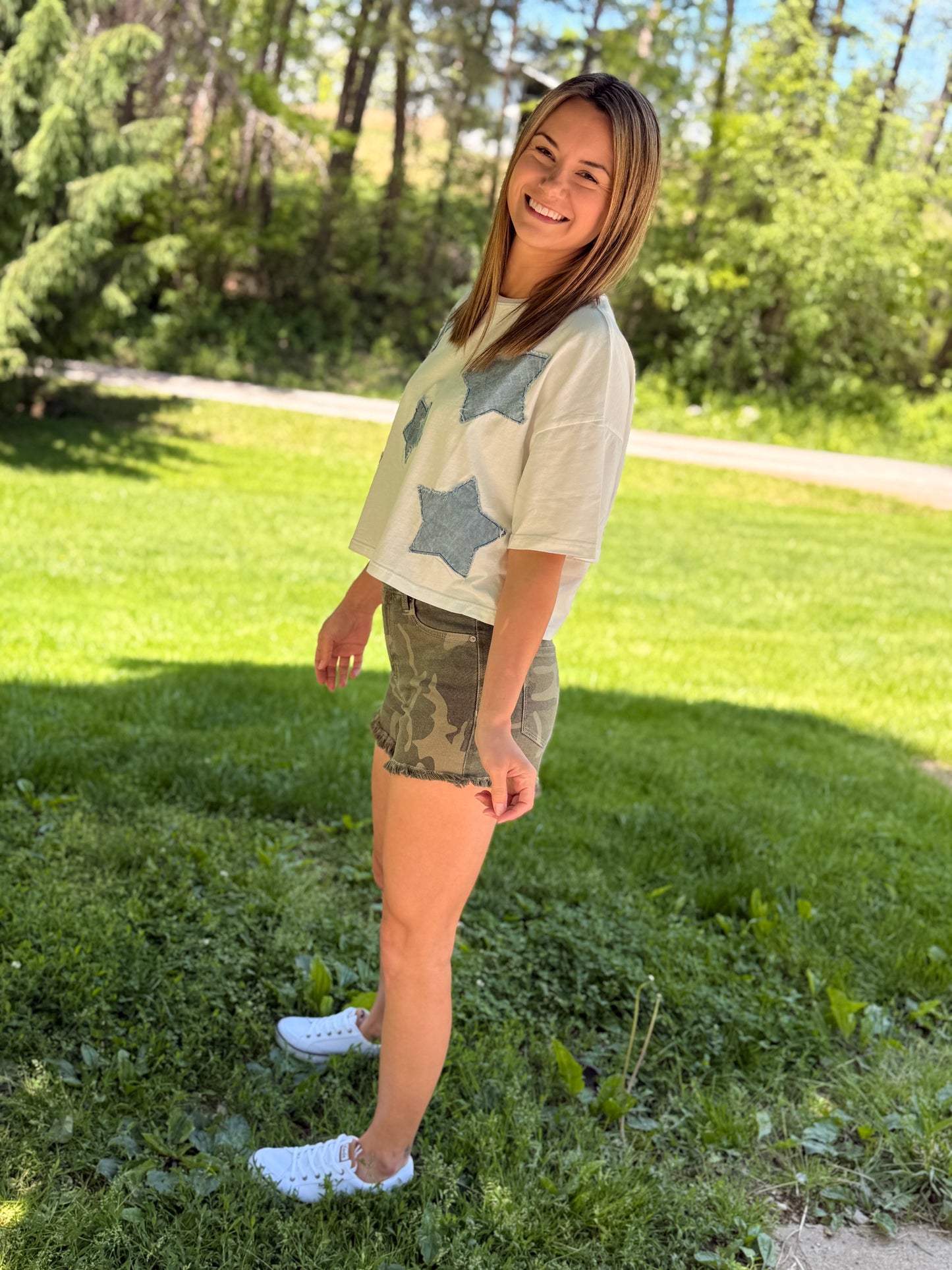 Raw Edge Star Patch Top: WHITE